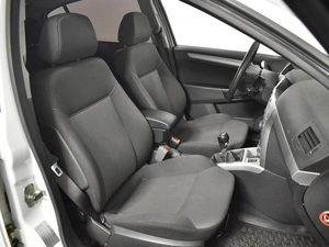 Седан Opel Astra 2011 года, 485200 рублей, Казань
