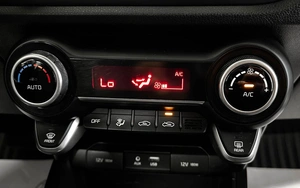 Хетчбэк Kia Rio X-Line 2019 года, 1437000 рублей, Красноярск