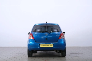 Хетчбэк Toyota Yaris 2007 года, 699000 рублей, Омск