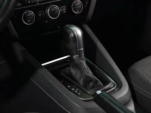 Седан Volkswagen Jetta 2016 года, 1298000 рублей, Тверь