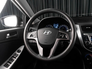 Седан Hyundai Solaris 2014 года, 899000 рублей, Тюмень