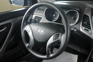 Седан Hyundai Elantra 2015 года, 1389000 рублей, Тюмень
