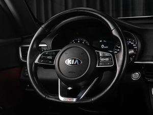 Седан Kia Optima 2018 года, 1999000 рублей, Тюмень