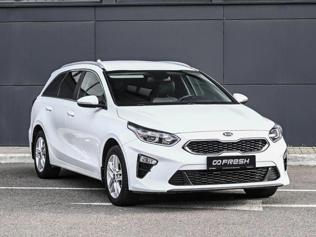 Универсал Kia Ceed 2019 года, 1899000 рублей, Кирилловка
