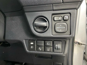 Универсал Toyota Corolla Fielder 2019 года, 1395000 рублей, Красноярск