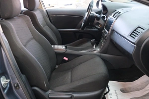 Седан Toyota Avensis 2009 года, 999000 рублей, Омск