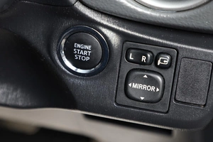 Хетчбэк Toyota Vitz 2013 года, 899000 рублей, Новосибирск