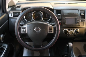 Седан Nissan Tiida 2010 года, 799000 рублей, Омск