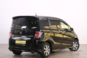 Минивэн Honda Freed 2015 года, 1499000 рублей, Омск