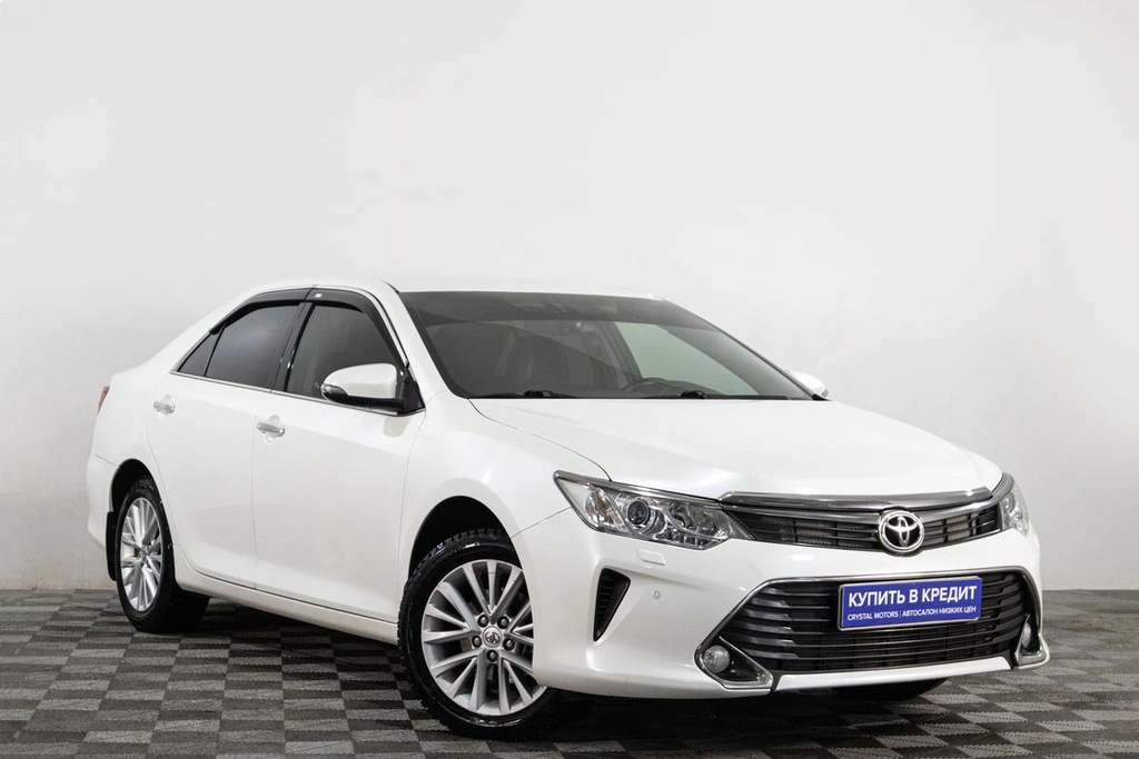 Седан Toyota Camry 2015 года, 2489000 рублей, Сургут