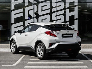 Внедорожник Toyota C-HR 2018 года, 2399000 рублей, Волгоград