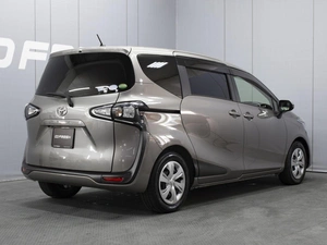 Минивэн Toyota Sienta 2021 года, 1660000 рублей, Омск