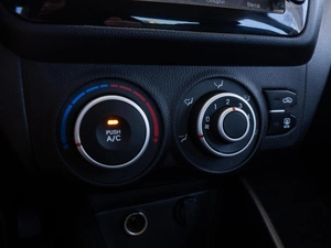 Седан Kia Rio 2012 года, 829000 рублей, Волгоград