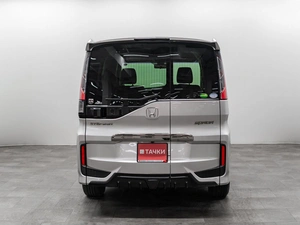 Минивэн Honda Stepwgn 2018 года, 2250000 рублей, Красноярск