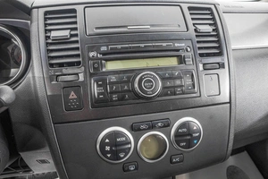 Хетчбэк Nissan Tiida 2008 года, 739000 рублей, Барнаул