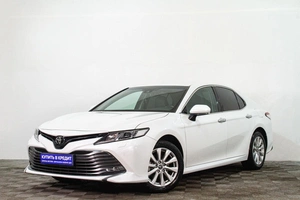 Седан Toyota Camry 2019 года, 3099000 рублей, Сургут