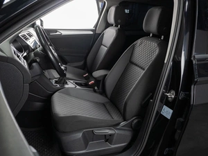 Внедорожник Volkswagen Tiguan 2019 года, 2199000 рублей, Тюмень