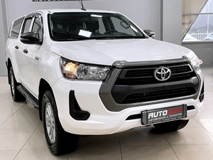 Пикап Toyota Hilux 2021 года, 4497000 рублей, Солонцы
