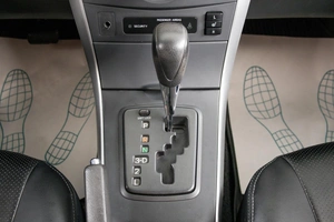 Седан Toyota Corolla 2010 года, 899999 рублей, Пермь