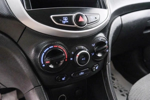 Седан Hyundai Solaris 2011 года, 699000 рублей, Красноярск
