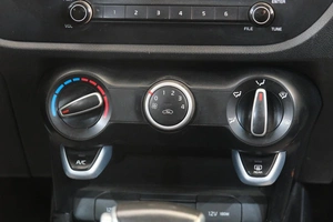 Седан Kia Rio 2018 года, 1029000 рублей, Омск