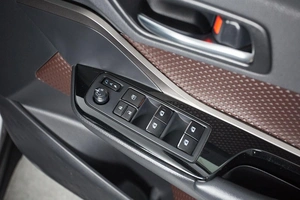 Внедорожник Toyota C-HR 2019 года, 2170000 рублей, Красноярск