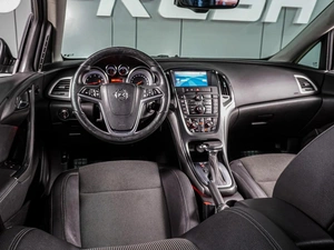 Хетчбэк Opel Astra 2013 года, 929000 рублей, Воронеж
