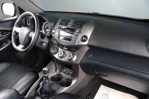 Внедорожник Toyota RAV4 2011 года, 1779000 рублей, Тюмень