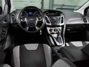 Хетчбэк Ford Focus 2012 года, 799000 рублей, Воронеж