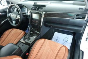 Седан Toyota Camry 2016 года, 1989000 рублей, Омск