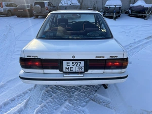 Седан Toyota Sprinter 1988 года, 197000 рублей, Красноярск