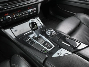 Седан BMW 5 серия 2015 года, 1999000 рублей, Кирилловка