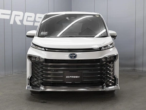 Минивэн Toyota Voxy 2022 года, 4200000 рублей, Омск