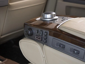 Седан BMW 7 серия 2005 года, 2159000 рублей, Омск