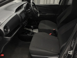 Хетчбэк Toyota Vitz 2019 года, 1030000 рублей, Красноярск