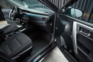 Седан Toyota Corolla 2013 года, 1299000 рублей, Красноярск