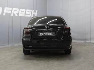 Седан Toyota Avensis 2005 года, 850000 рублей, Омск