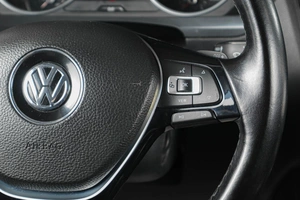Внедорожник Volkswagen Tiguan 2018 года, 1959000 рублей, Тюмень
