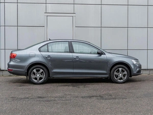 Седан Volkswagen Jetta 2013 года, 1010000 рублей, Санкт-Петербург