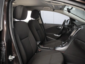 Универсал Opel Astra 2014 года, 550000 рублей, Омск