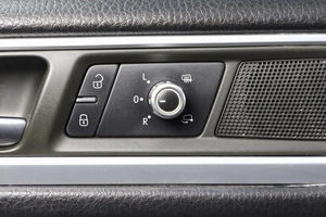 Внедорожник Volkswagen Touareg 2010 года, 1949000 рублей, Новосибирск