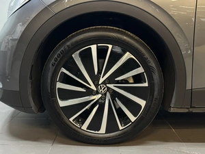 Внедорожник Volkswagen ID.4 2021 года, 2997000 рублей, Красноярск