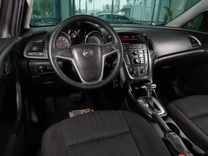 Хетчбэк Opel Astra 2011 года, 598000 рублей, Тверь