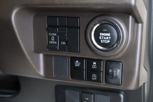 Минивэн Toyota Roomy 2021 года, 1279000 рублей, Омск