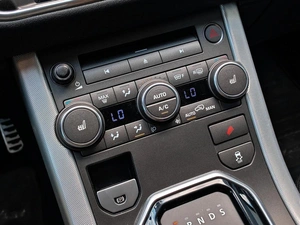Внедорожник Land Rover Range Rover Evoque 2015 года, 2070000 рублей, Краснодар