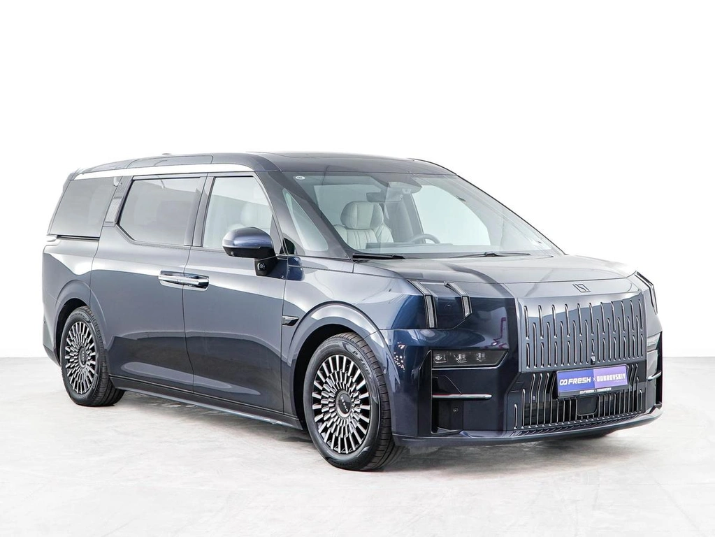 Минивэн Zeekr 009 2023 года, 7249999 рублей, Москва