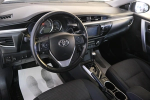 Седан Toyota Corolla 2014 года, 1399000 рублей, Омск