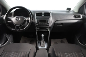 Седан Volkswagen Polo 2018 года, 1199000 рублей, Новосибирск