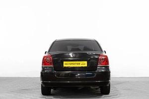 Седан Toyota Avensis 2005 года, 709000 рублей, Барнаул