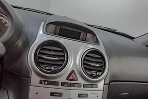 Хетчбэк Opel Corsa 2010 года, 559000 рублей, Челябинск